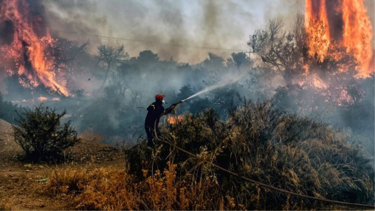 Türkiye, Yunanistan\'a yangın söndürme uçakları ve helikopteri gönderecek