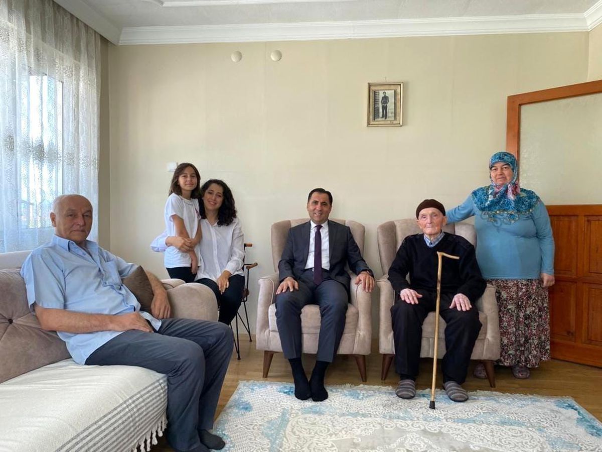 Bilecik Aile ve Sosyal Hizmetler İl Müdürü Şehit Ailelerini Ziyaret Ediyor