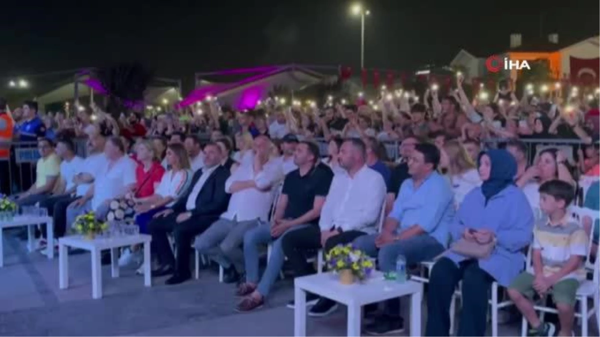 Yalova\'da kurtuluş kutlaması Cengiz Kurtoğlu\'yla final yaptı