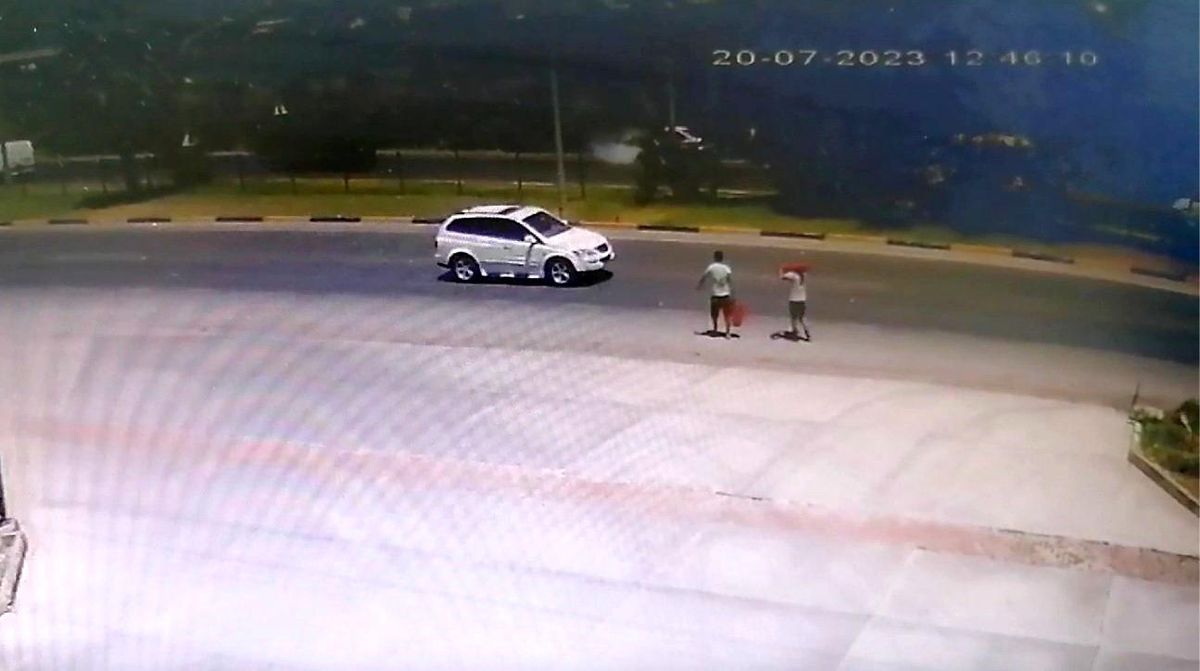 Manavgat\'ta Otomobil Yangını: Araç Kullanılamaz Hale Geldi