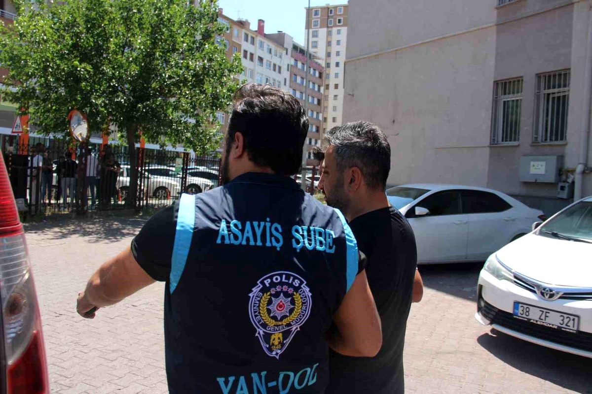 Kayseri\'de 16 Milyon 500 Bin TL Dolandırıcılık Operasyonu