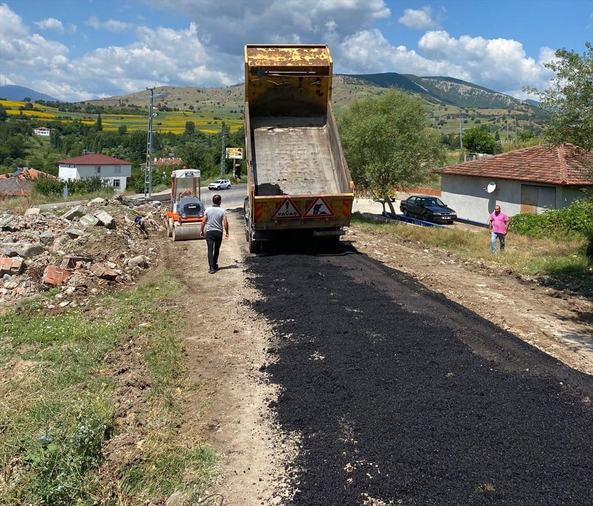 Amasya İl Özel İdaresi Köy Yollarında Yenileme ve Asfalt Çalışmalarına Devam Ediyor