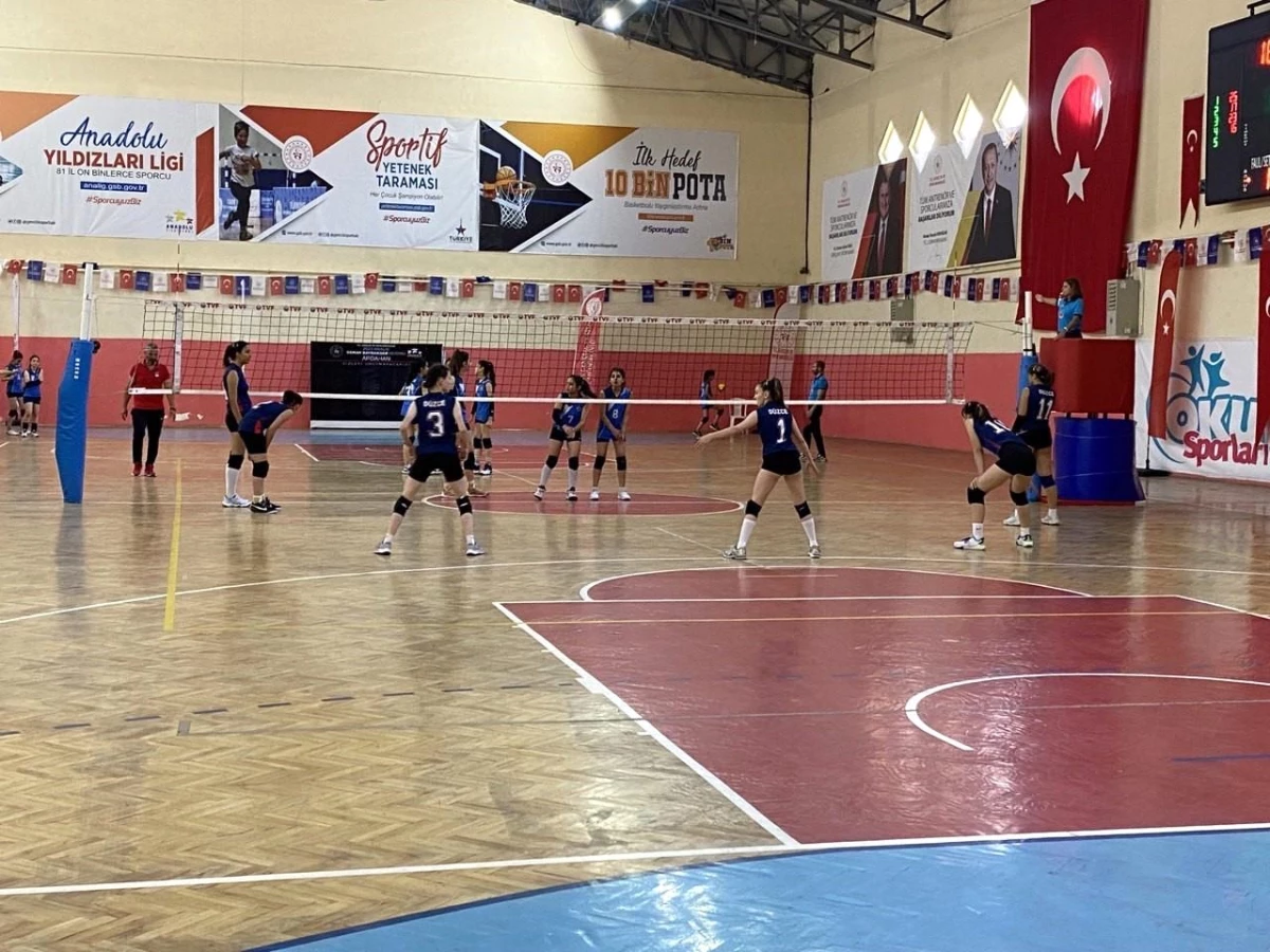 ANALİG Voleybol Yarı Final Müsabakaları Ardahan\'da Başladı