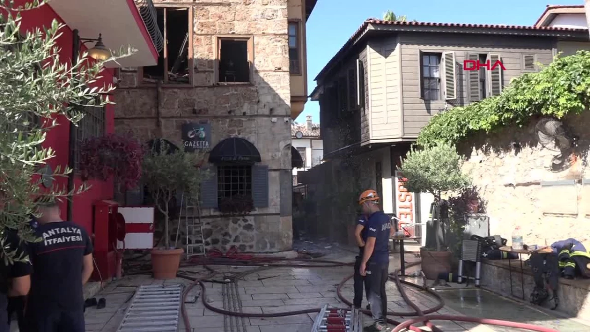 Antalya\'da butik otelde yangın: 2 ölü, 12 yaralı