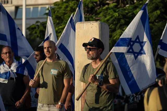 Askerler isyan edince savunma bakanı devreye girdi! Netanyahu'ya 'Oylamayı ertele' çağrısı