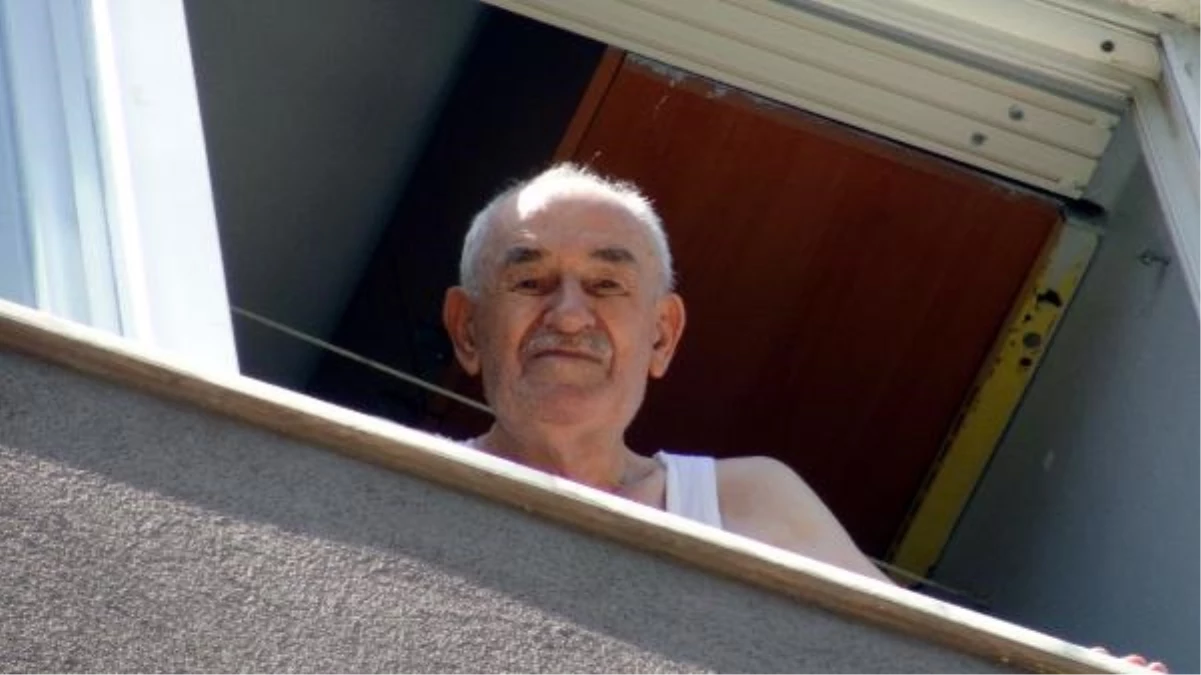 87 yaşındaki adam evde kilitli kaldı, itfaiye ve polis seferber oldu