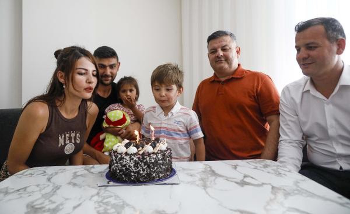 Hayırseverlerin Yardımıyla Sokakta Yaşayan Aileye Ev Tahsis Edildi