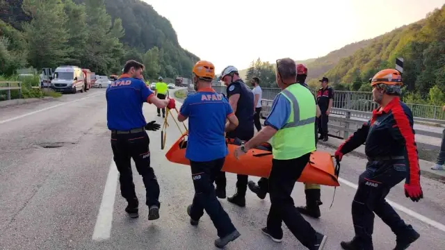 Cansız bedeni dere yatağında bulunan kadının cinayete kurban gittiği ortaya çıktı