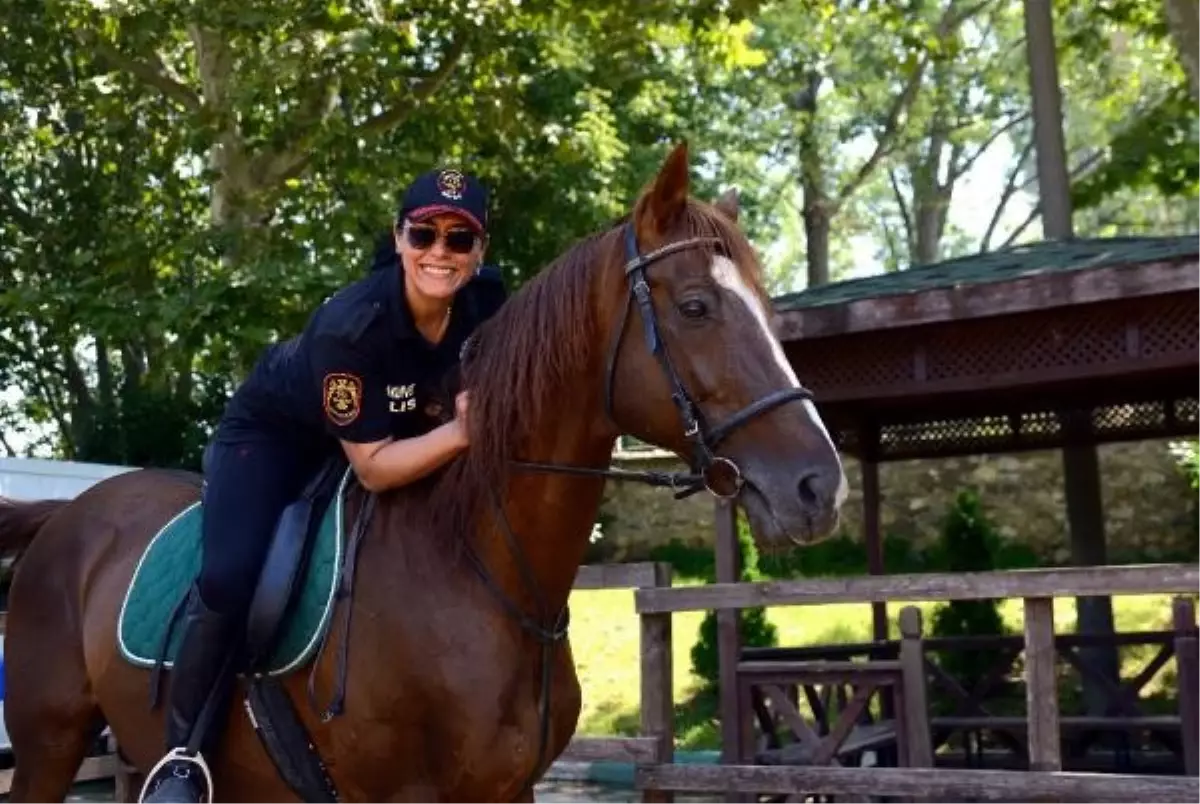 Bursa'da Kadın Süvariler Güvenliği Sağlıyor