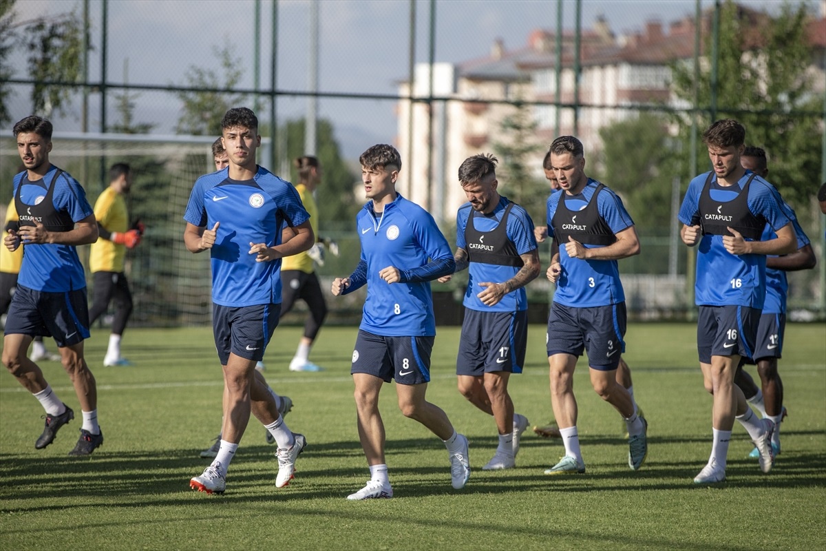 Çaykur Rizespor, Erzurum\'da hazırlıklarını sürdürdü