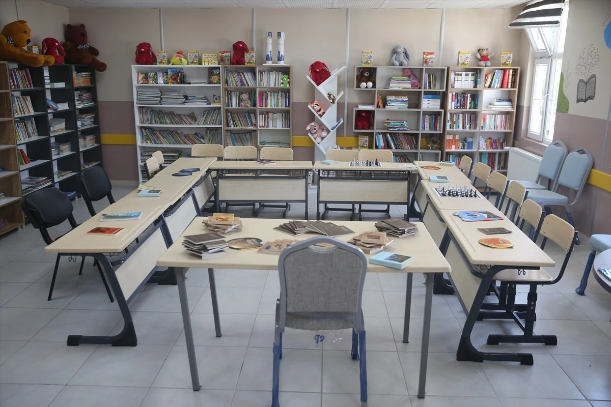 Depremde hayatını kaybeden çocukların isimleri bir kütüphaneye verildi