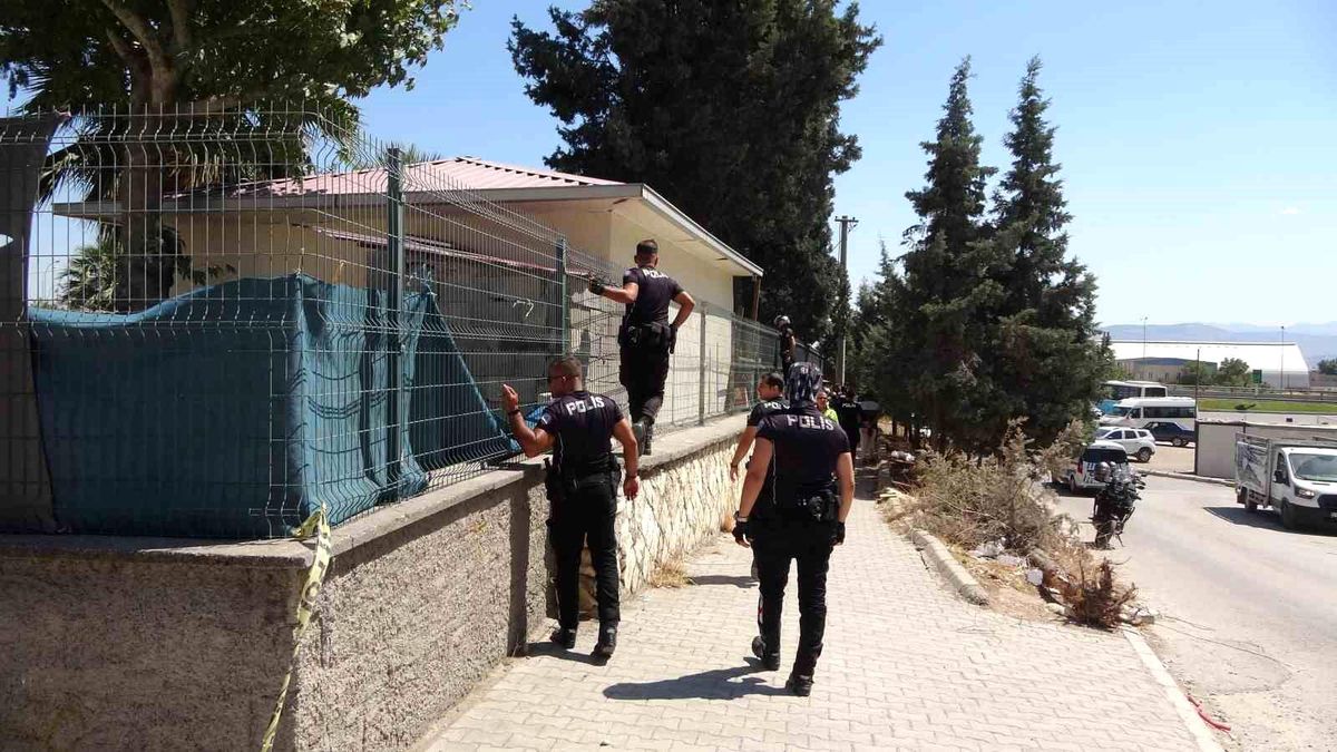 Kahramanmaraş\'ta Polis Ekipleri Dur İkazına Uymayan Sürücüye Cezai İşlem Uyguladı