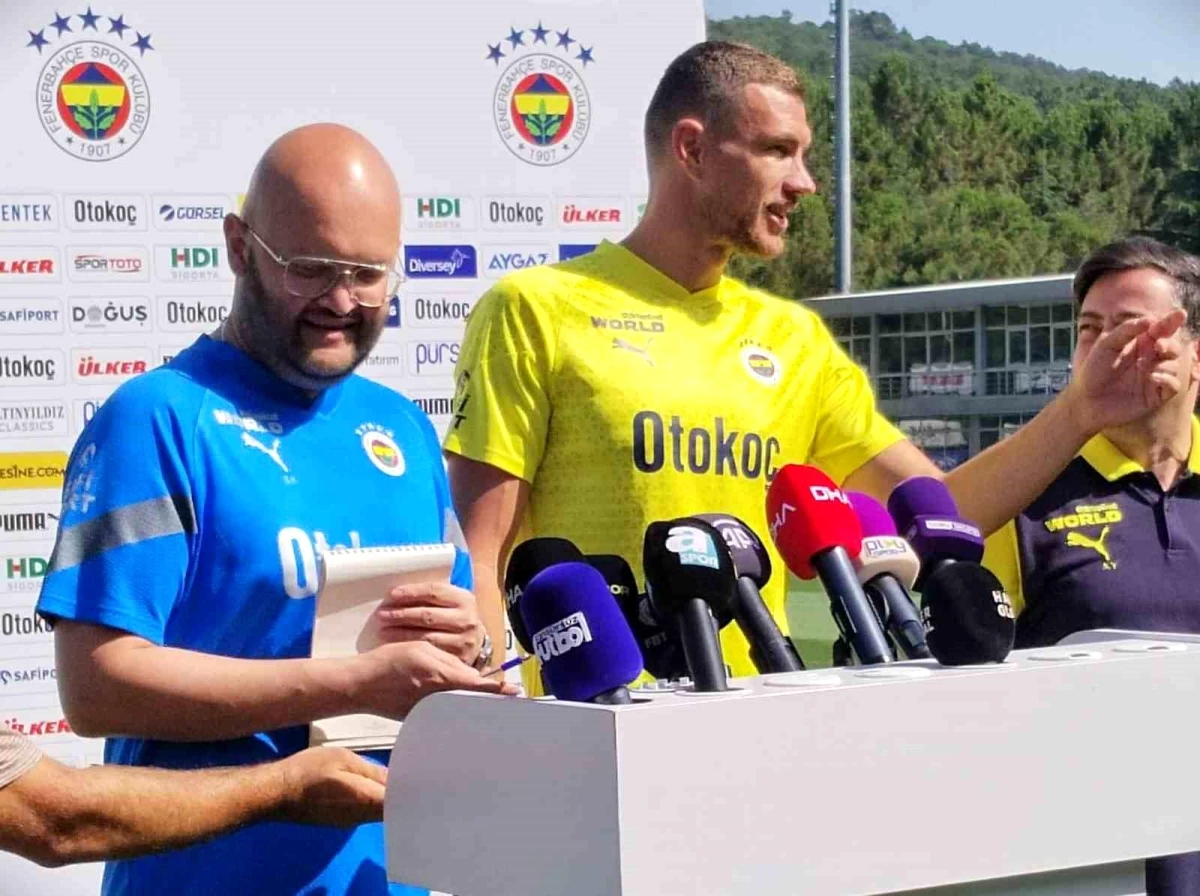 Edin Dzeko: "Fenerbahçe her zaman şampiyonluk için oynar, ben de bunun için buradayım"