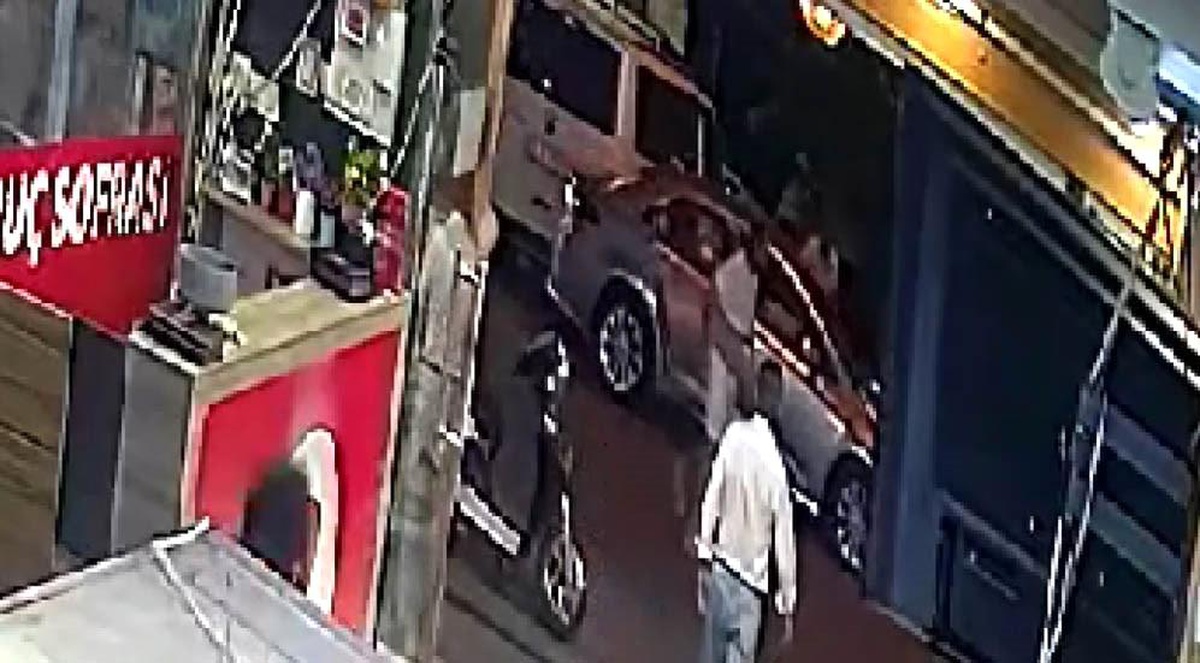 Esenyurt\'ta Kadına Çarpan Sürücü Kaçtı