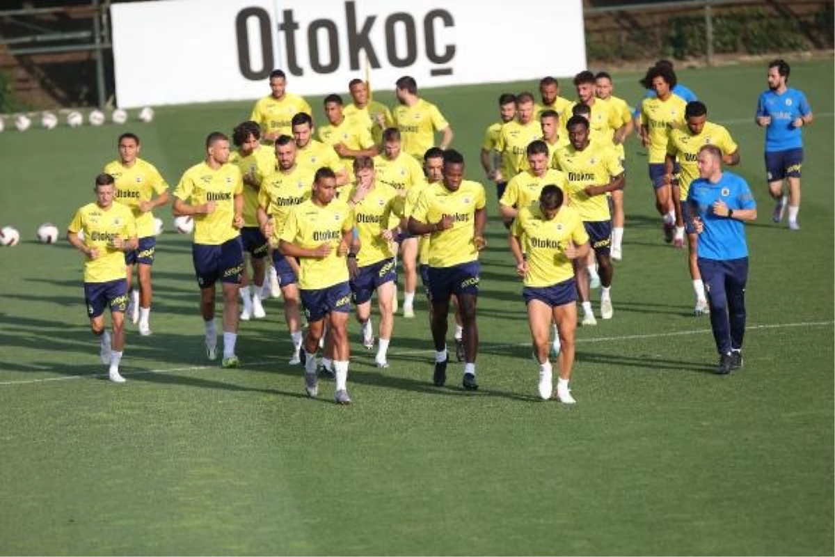 Fenerbahçe, yeni sezon hazırlıklarına devam ediyor
