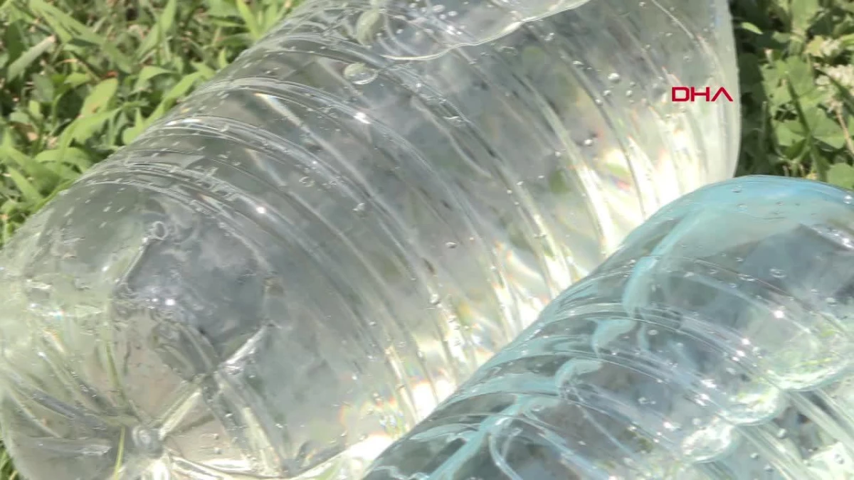 Uzmanlar, güneş altında bırakılan plastik su şişeleri ve damacanalar konusunda uyarıda bulunuyor