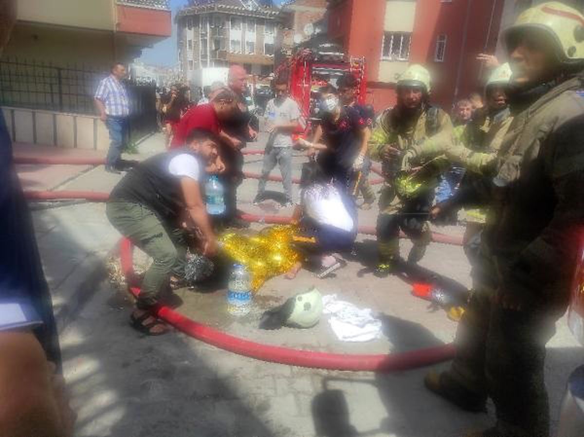 Kağıthane'de Yangın: 1'i Çocuk 7 Kişi Dumandan Etkilendi