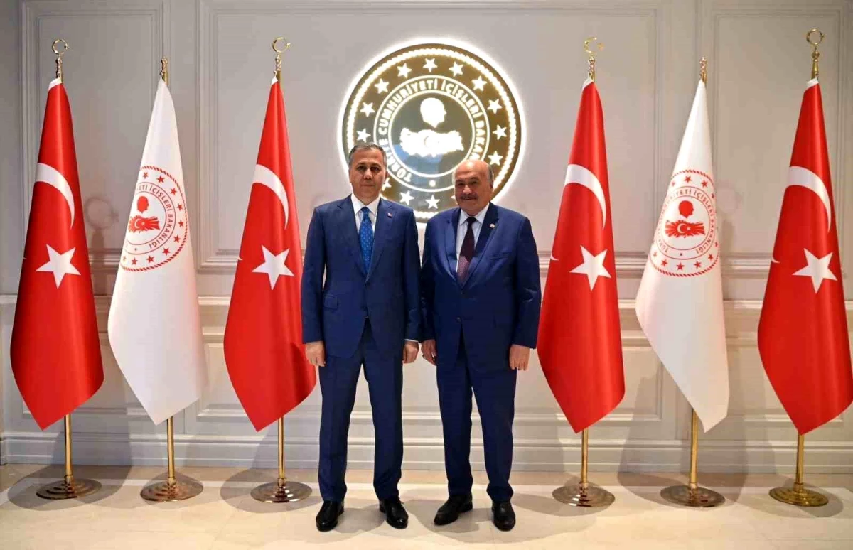 AK Parti Erzincan Milletvekili Süleyman Karaman, yeni başlayan bakanlara hayırlı olsun ziyaretinde bulundu