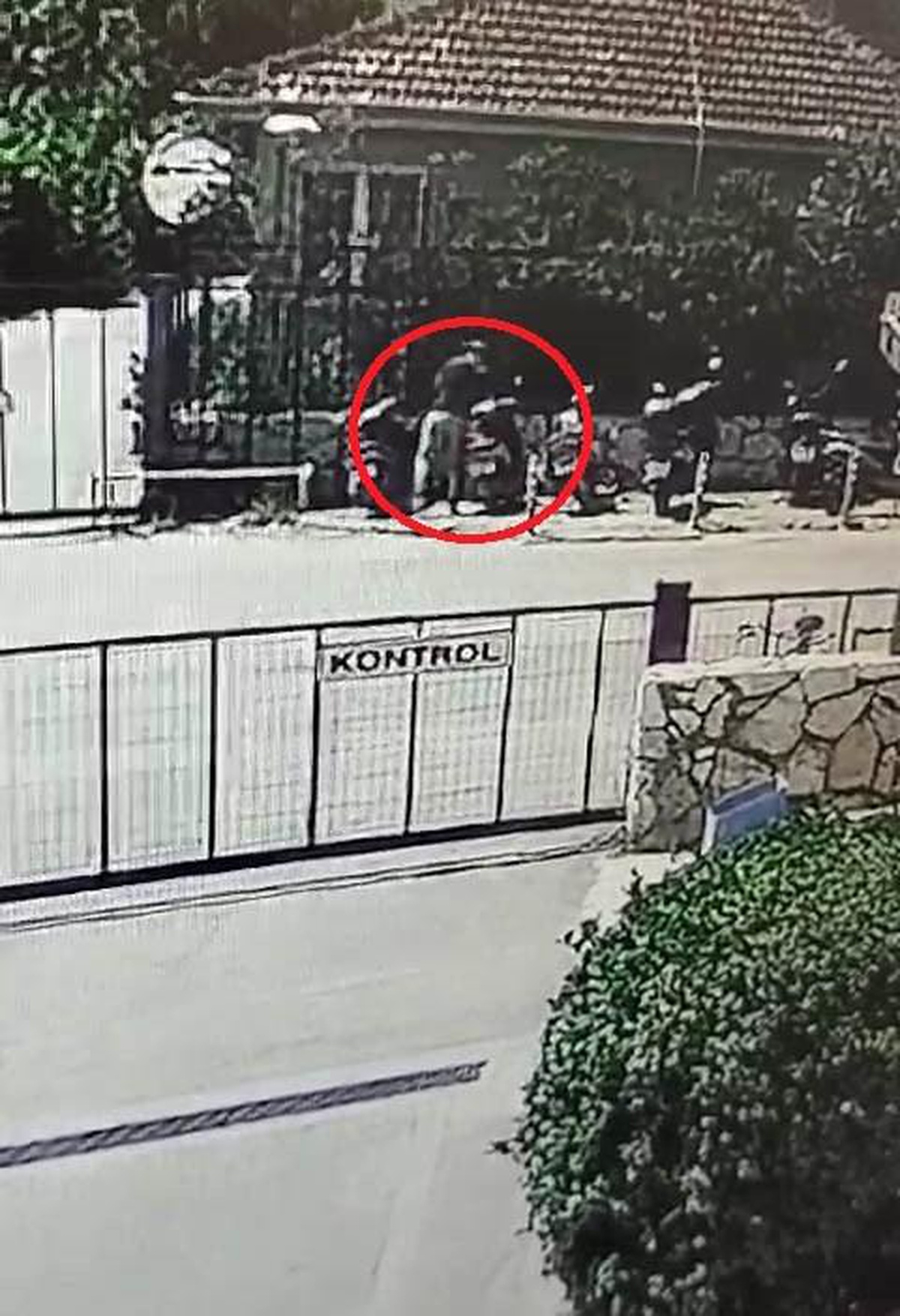 Bursa Orhangazi\'de Fabrika Önünde Motosiklet Hırsızlığı