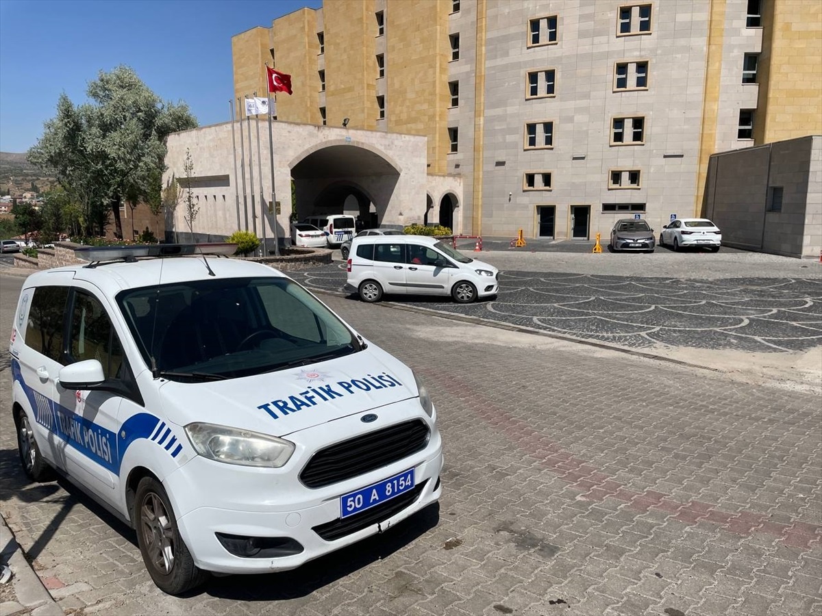 Nevşehir\'de Bir Kişi Eşini ve Kızını Otelden Bıçaklayarak Öldürdü