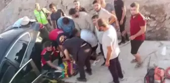 Siirt'te otomobil yolda çukura düştü: 6 yaralı