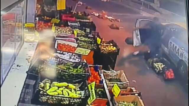Taksi Şoförü Yabancı Uyruklu Kadını Darp Etti Taksi Şoförü Yabancı Uyruklu Kadını Darp Etti