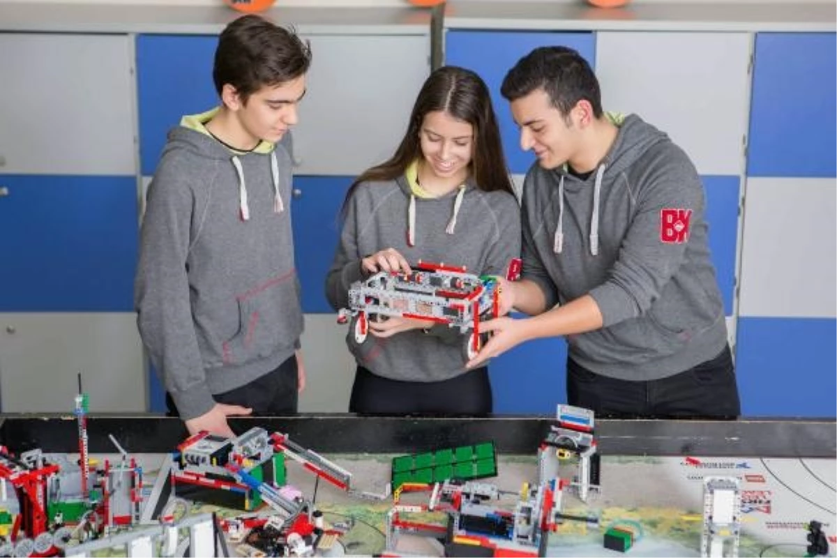 Bahçeşehir Koleji Öğrencileri YKS\'de Başarı Elde Etti