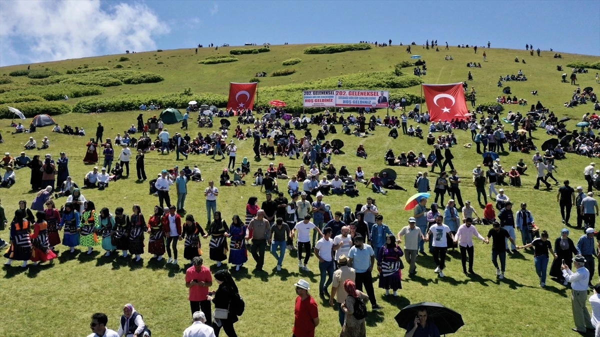 Trabzon Şalpazarı\'nda Geleneksel Sis Dağı Kültür Şenlikleri Düzenlendi