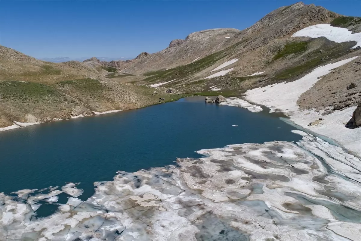 Tunceli\'deki Buyer Gölü doğa tutkunlarını ağırlıyor