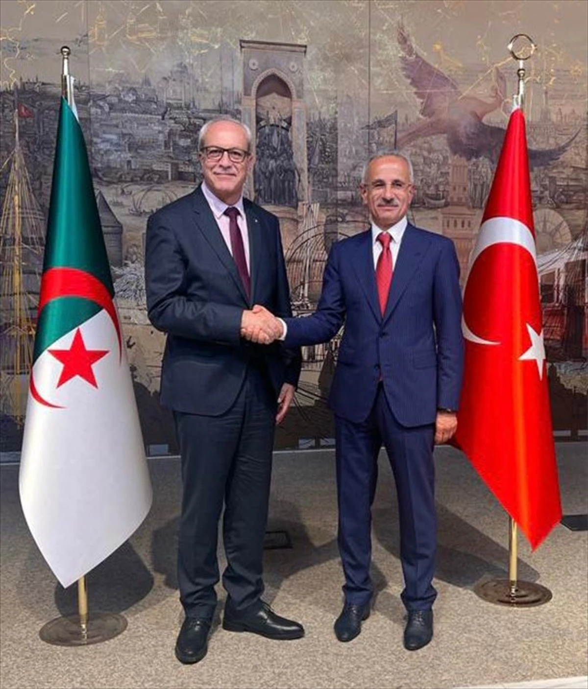 Ulaştırma Bakanı Abdulkadir Uraloğlu, Cezayirli mevkidaşlarıyla görüştü