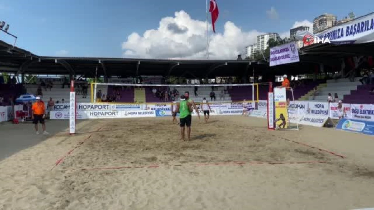 Artvin\'de uluslararası plaj voleybol turnuvası devam ediyor