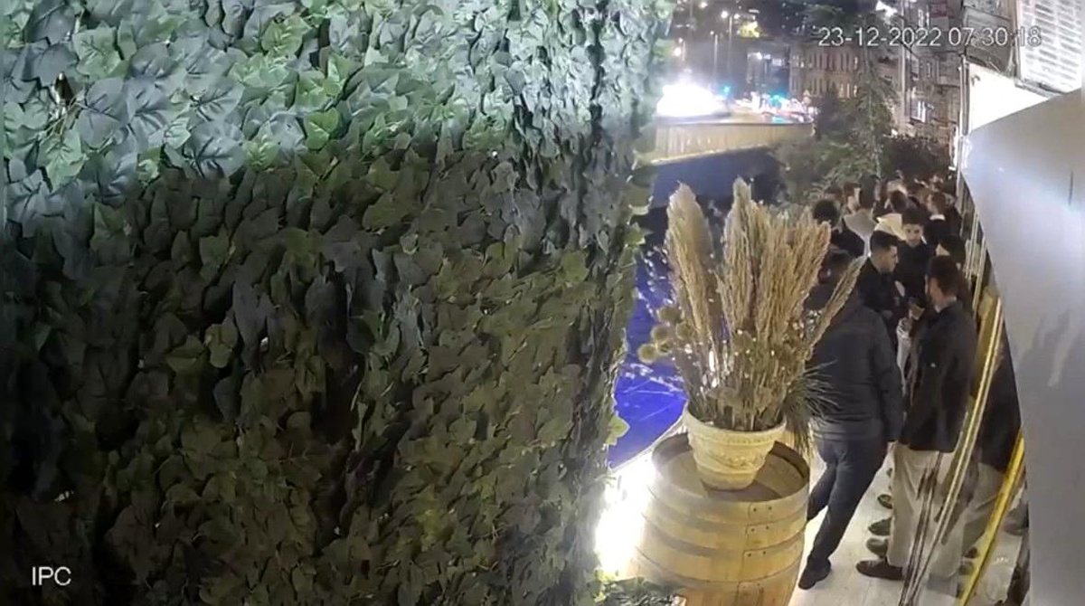 Bebek\'te İBB tarafından mühürlenmesine rağmen büyütülen iskele çöktü