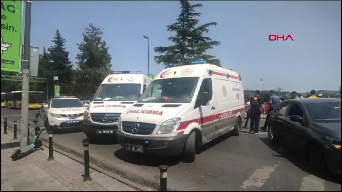 Beşiktaş\'ta Otomobil İETT Otobüsüne Çarptı: 6 Yaralı