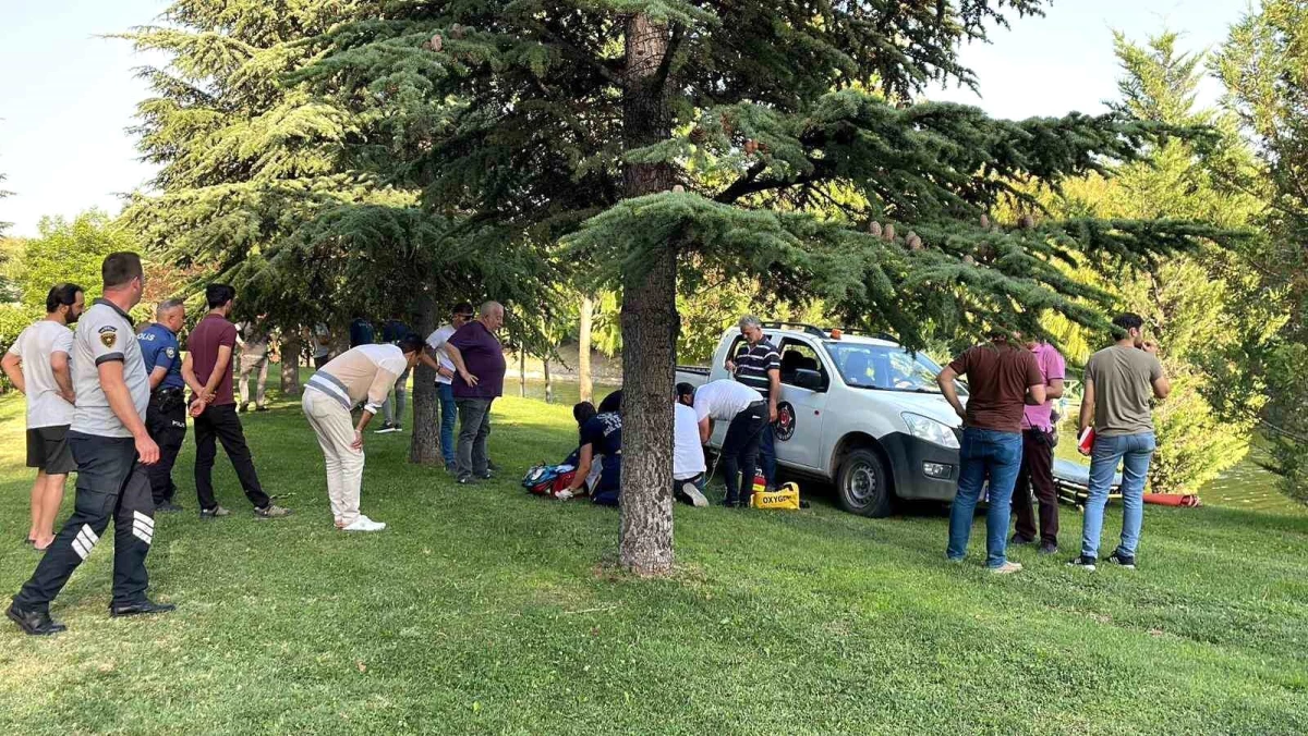 Eskişehir\'de Porsuk Çayı\'nda boğulma tehlikesi geçiren genç hayata döndü