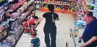 Bolu'da markette komik anlar: Kardeşler yumurta kolisine düştü