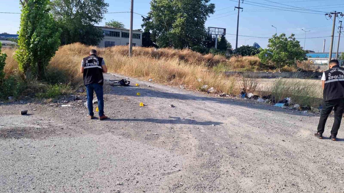 Kocaeli Gebze\'de Boş Araziye Silahlı Saldırı