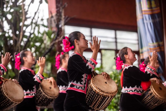 Çin'in Yunnan Eyaletinin Turizm Geliri Yılın İlk Yarısında 96,5 Milyar Dolar Oldu Çin'in Yunnan Eyaletinin Turizm Geliri Yılın İlk Yarısında 96,5 Milyar Dolar Oldu