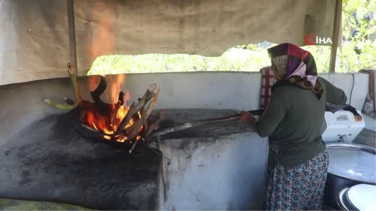 Depremzede kadınların Afrika sıcağında, tandır başında zorlu mesaisi