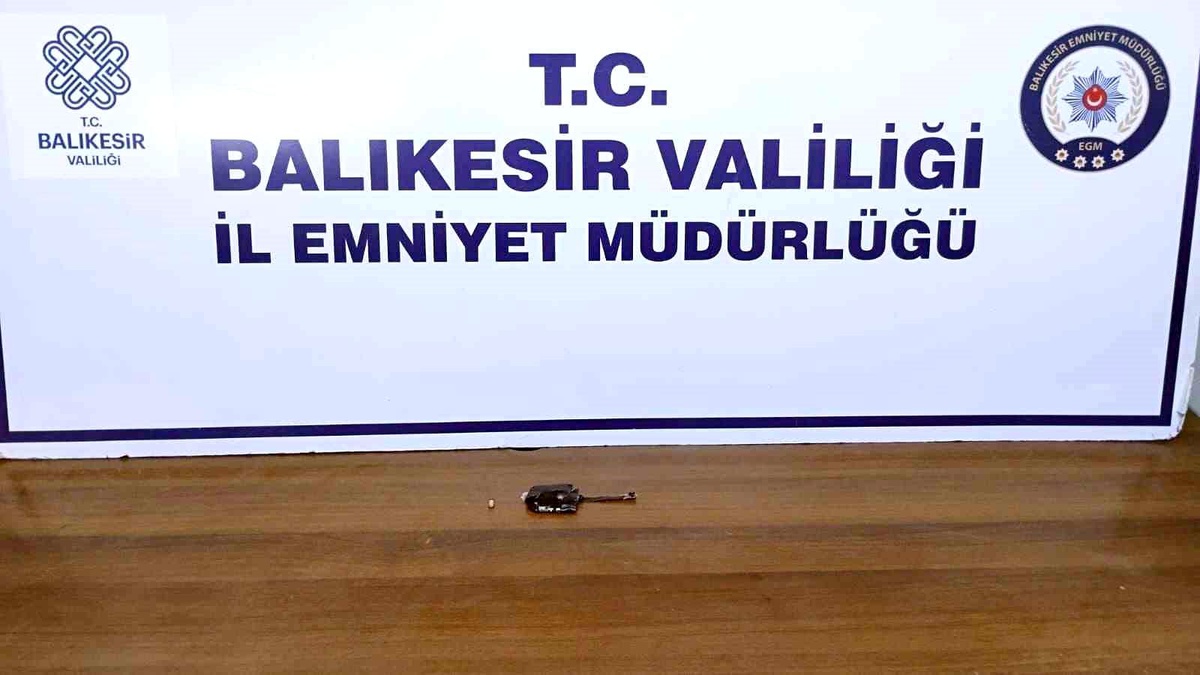 Balıkesir\'de Ehliyet Sınavında Kopya Düzeneği Kullanan Kişi Gözaltına Alındı
