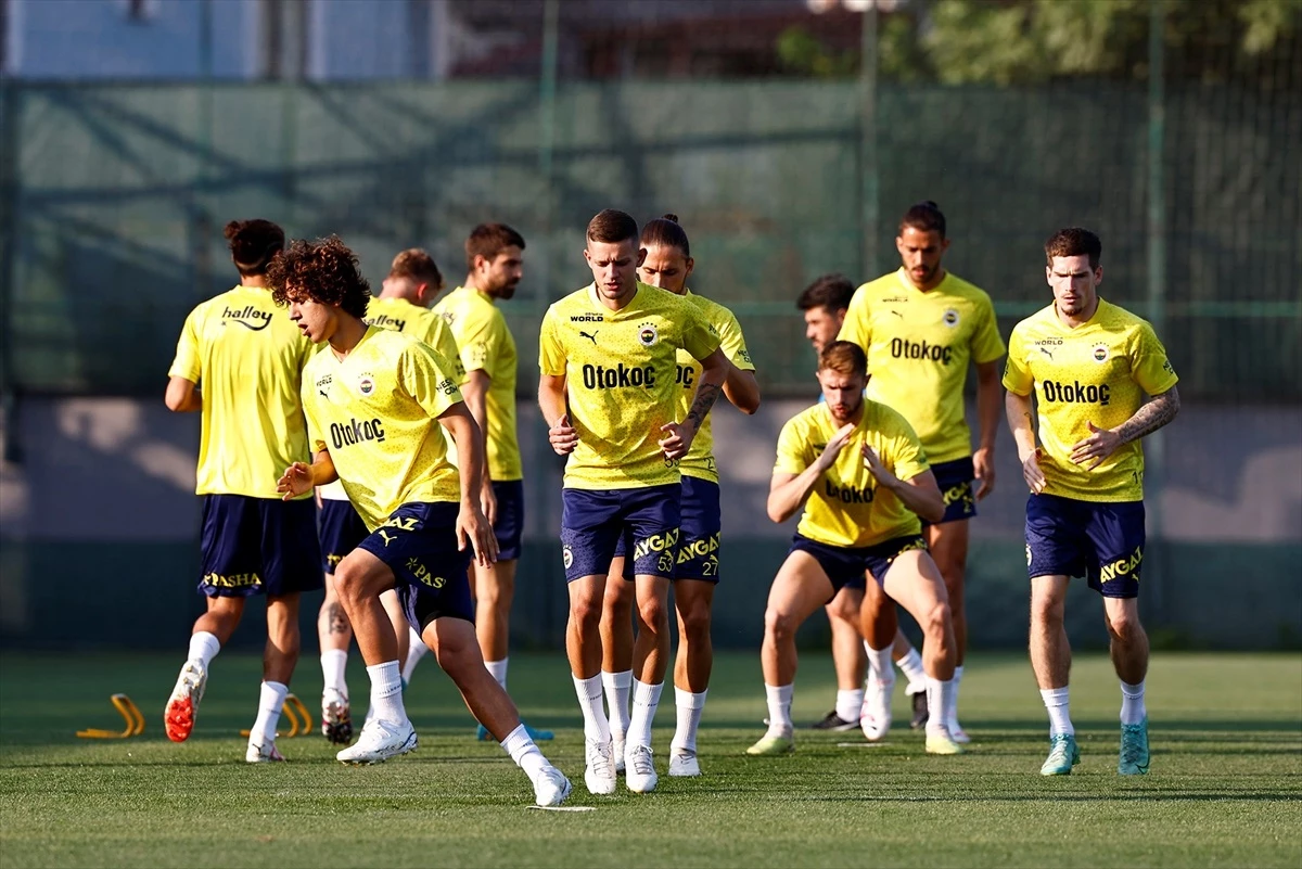 Fenerbahçe, Zimbru maçı için hazırlıklarını sürdürdü