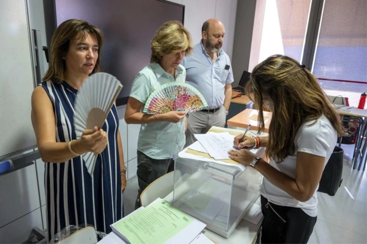 İspanya\'da Halk Erken Genel Seçimler İçin Sandık Başına Gidiyor