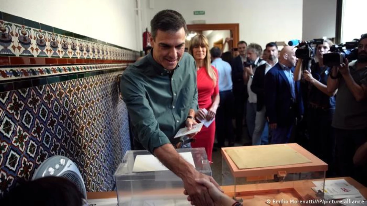 İspanya\'da Bugün Erken Genel Seçimler Düzenleniyor