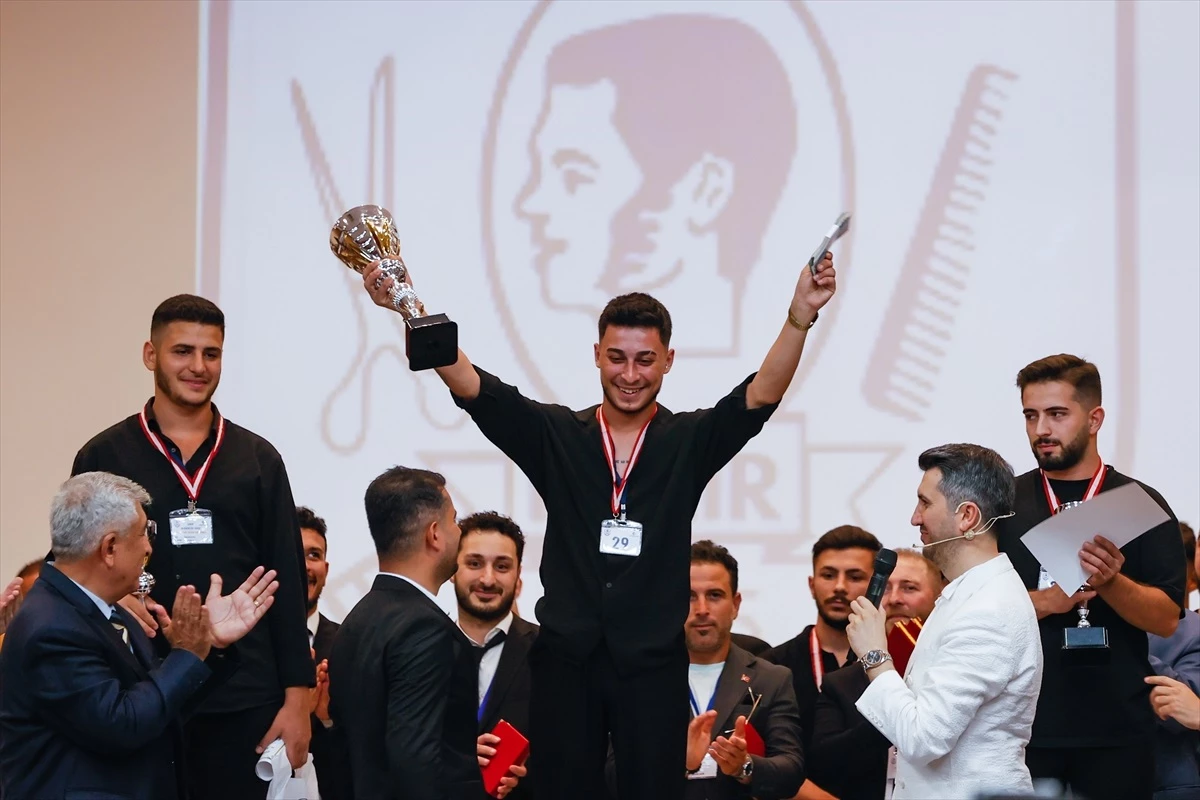 İzmir Berberler Odası tarafından düzenlenen Fade Kesim Yarışması sonuçlandı