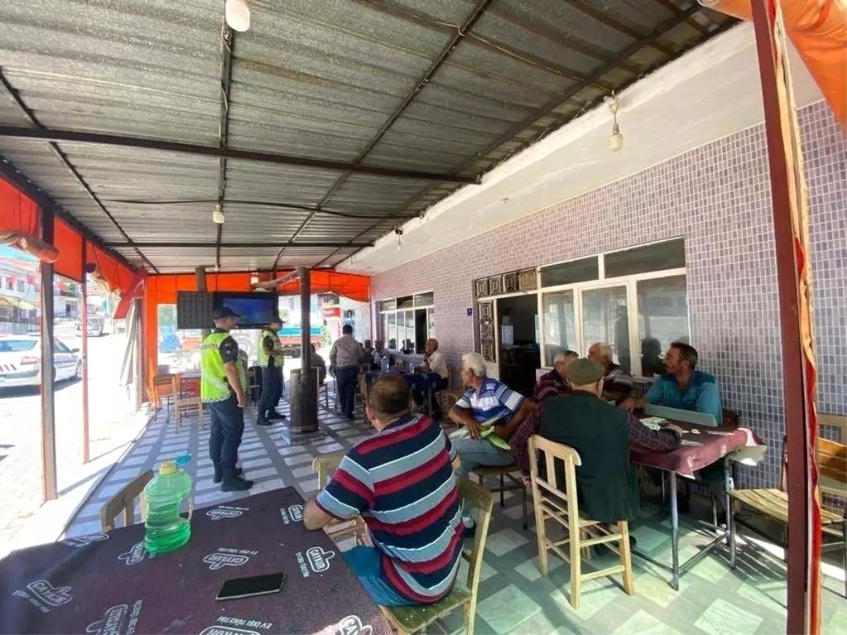 Aydın\'da Traktör Sürücülerine Rops Demiri ve Reflektör Eğitimi Verildi