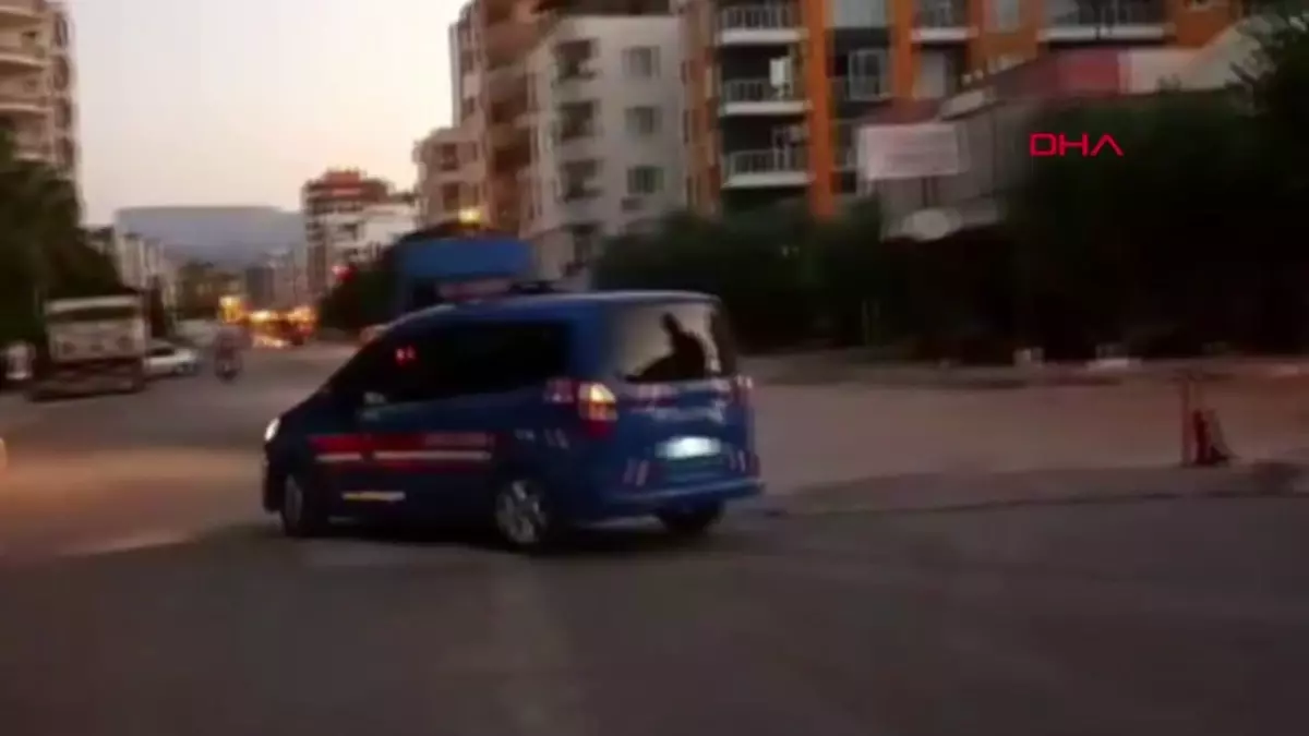 Mersin\'de yapılan huzur uygulamasında 12 düzensiz göçmen yakalandı