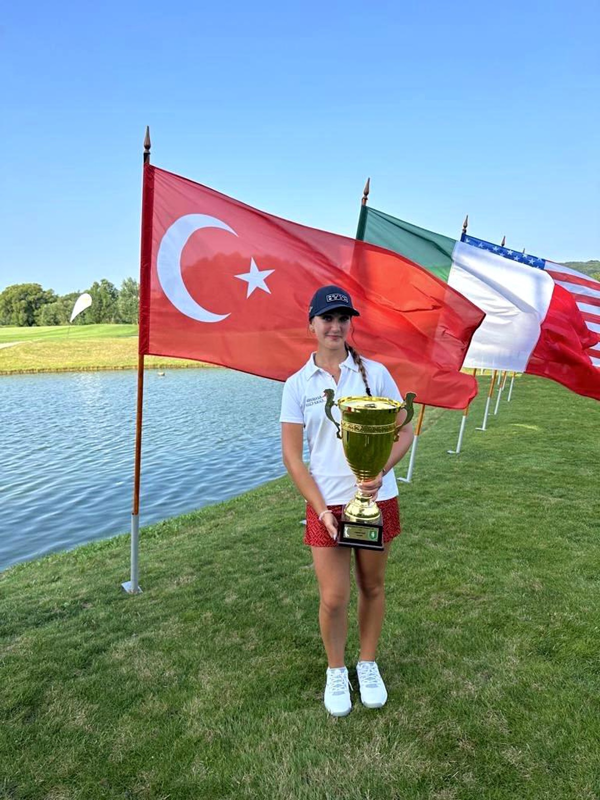 Deniz Sapmaz, Macaristan Amatör Açık Şampiyonası\'nda Şampiyon Oldu