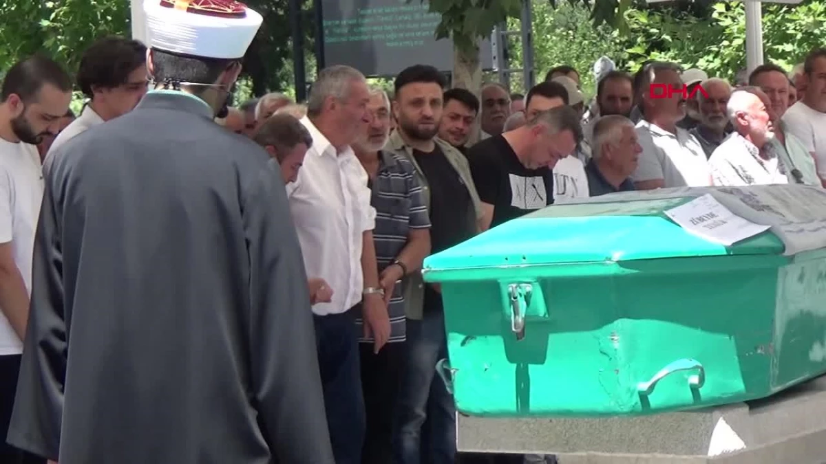 Nevşehir\'de Eski Eş Tarafından Öldürülen Anne ve Kızının Cenazeleri Kayseri\'de Defnedildi