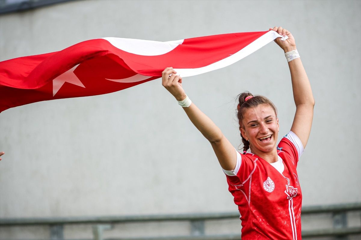 7\'li Ragbi 18 Yaş Altı Kadın Milli Takımı Avrupa Trophy Ligi\'nde üçüncü oldu