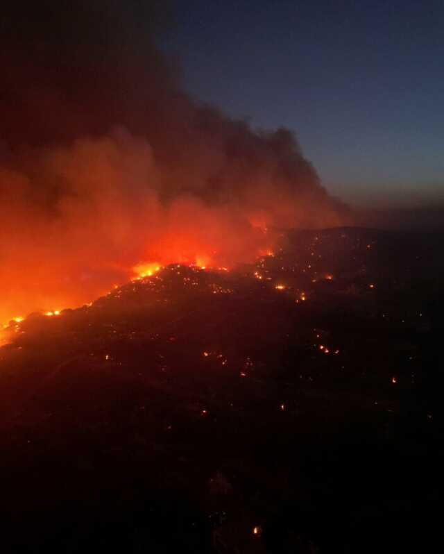 Rodos Adası'nda 6 gündür devam eden yangında 19 bin kişi tahliye edildi