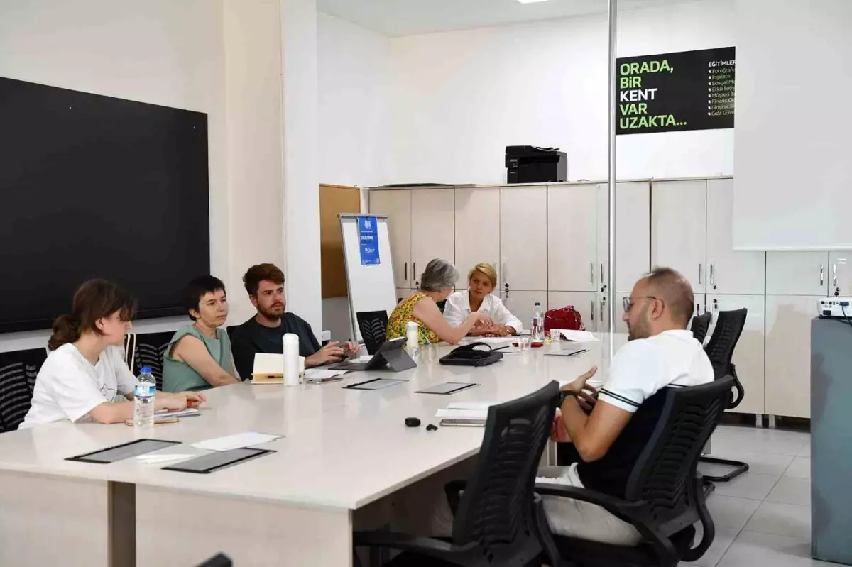 Tepebaşı Sosyal Kuluçka Merkezi\'nde Sosyal Girişimcilik Destekleri Eğitimi